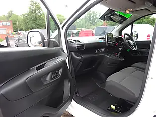 Used 2023 Vauxhall Combo Cargo Pro L2 H1 (lwb) White - Interior and Exterior details 11