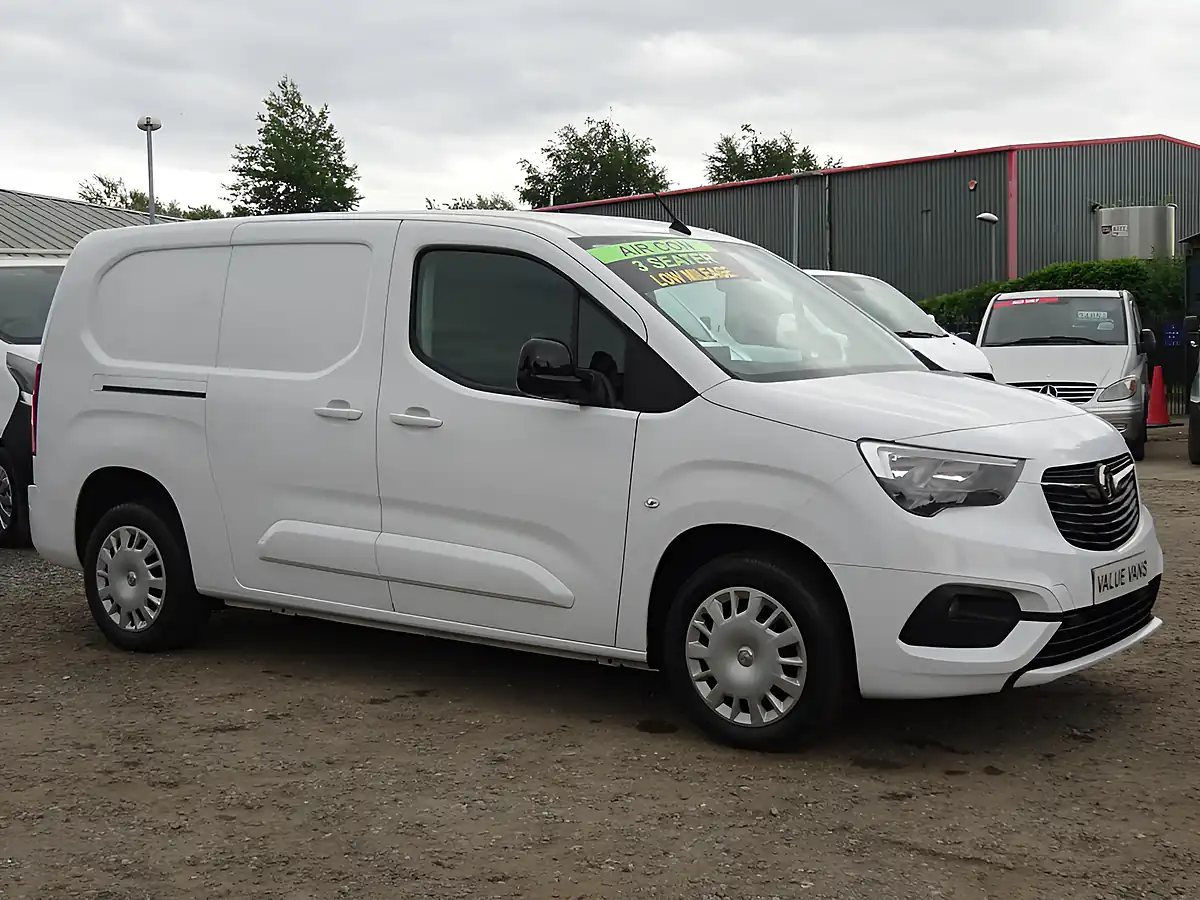 Used 2023 Vauxhall Combo Cargo Pro L2 H1 (lwb) White - Interior and Exterior details 8