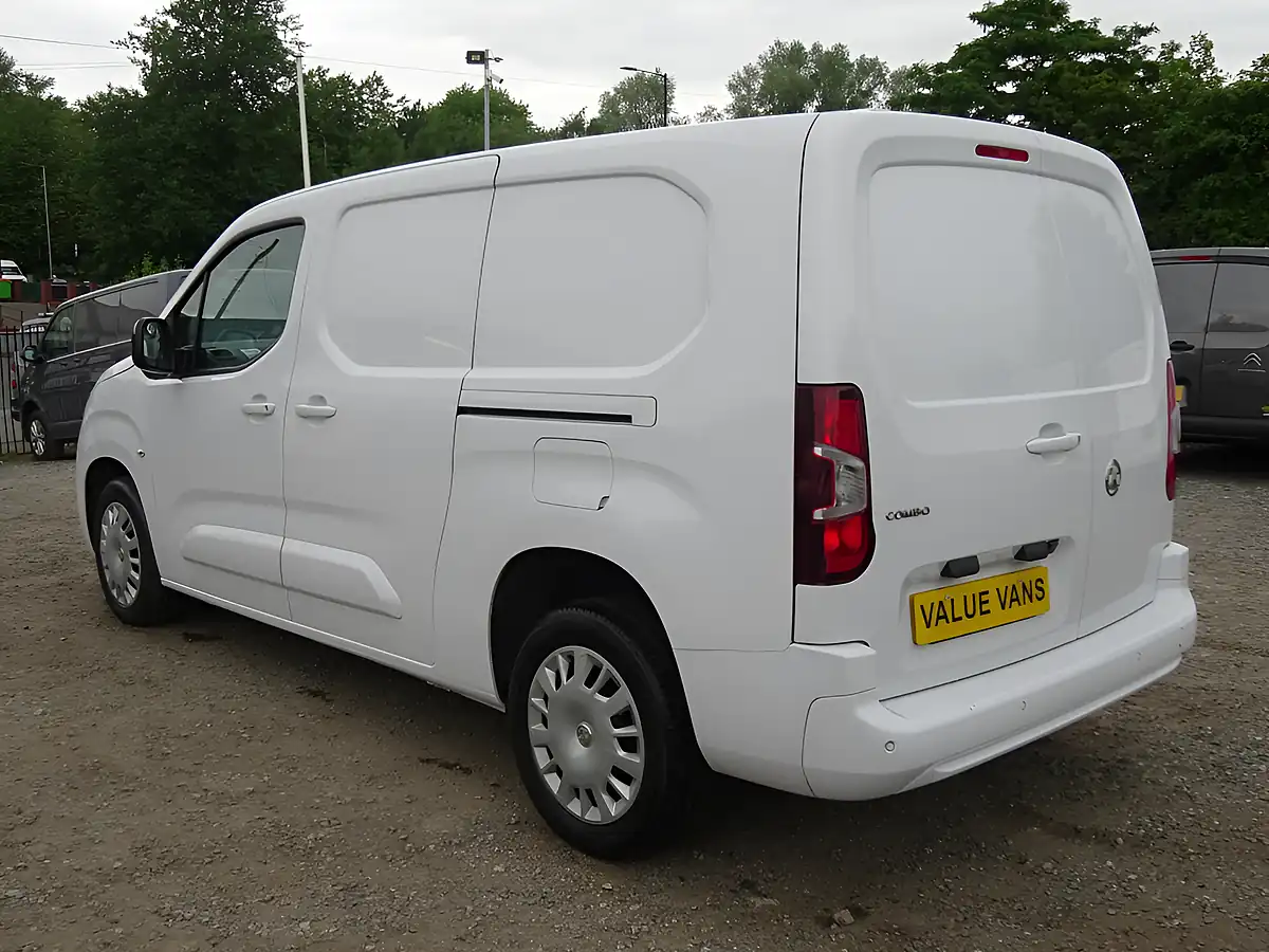 Used 2023 Vauxhall Combo Cargo Pro L2 H1 (lwb) White - Interior and Exterior details 14