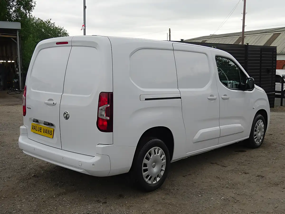 Used 2023 Vauxhall Combo Cargo Pro L2 H1 (lwb) White - Interior and Exterior details 16