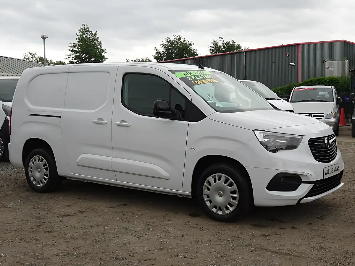 Used 2023 Vauxhall Combo Cargo Pro L2 H1 (lwb) White - Interior and Exterior details 8
