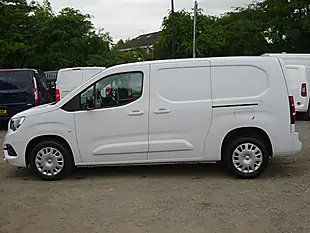 Used 2023 Vauxhall Combo Cargo Pro L2 H1 (lwb) White - Interior and Exterior details 9