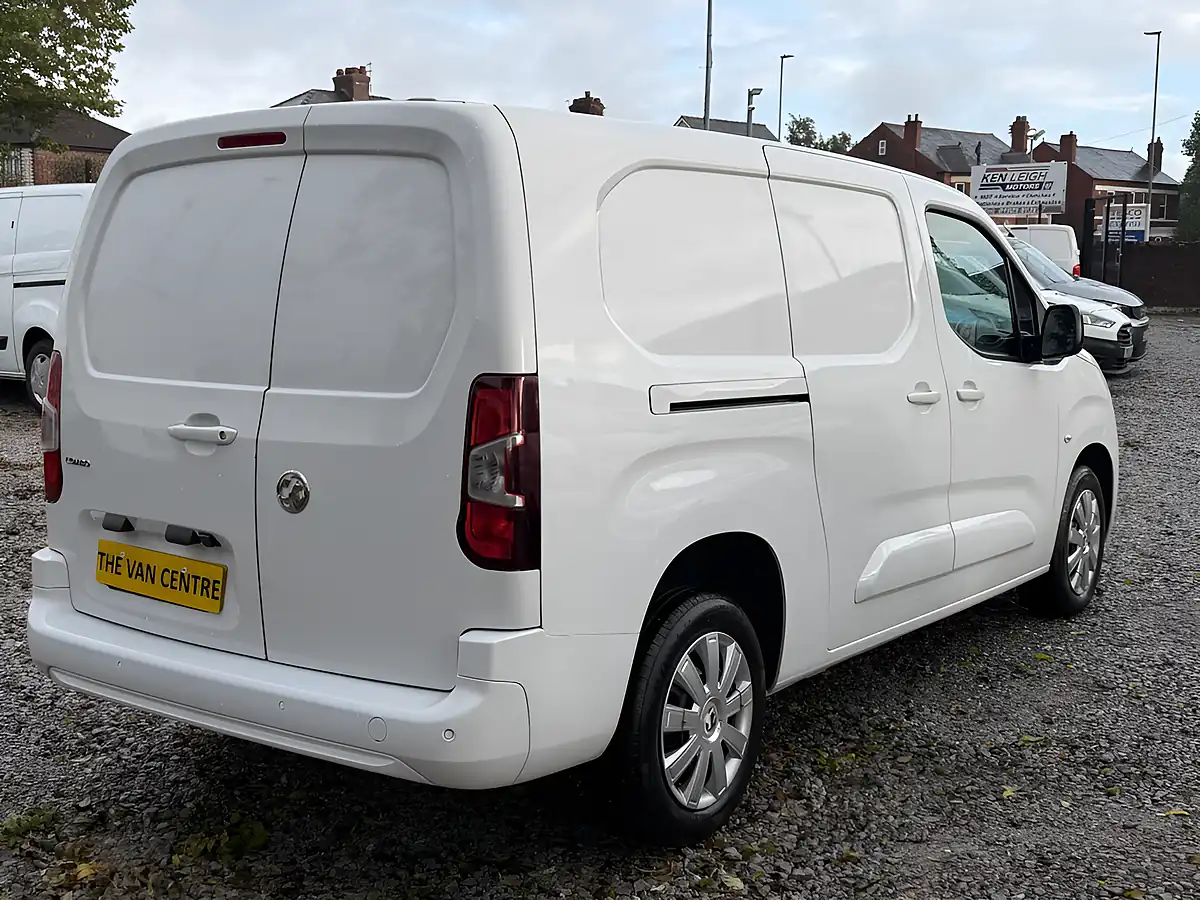 Used 2023 Vauxhall Combo Cargo Pro L2 H1 (lwb) White - Interior and Exterior details 10