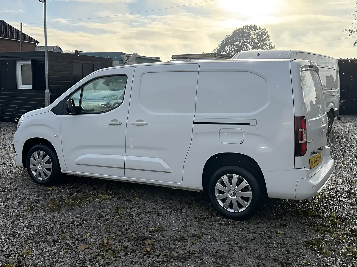 Used 2023 Vauxhall Combo Cargo Pro L2 H1 (lwb) White - Interior and Exterior details 11