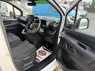 Used 2023 Vauxhall Combo Cargo Pro L2 H1 (lwb) White - Interior and Exterior details 14