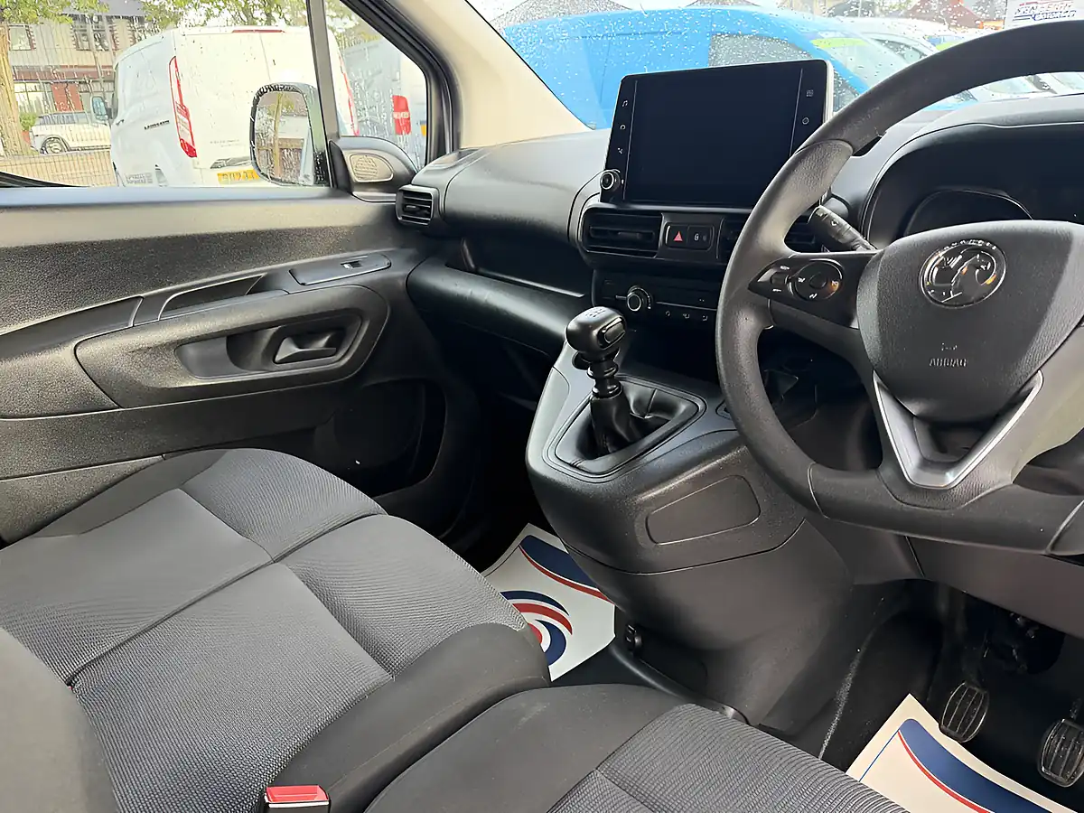 Used 2023 Vauxhall Combo Cargo Pro L2 H1 (lwb) White - Interior and Exterior details 16