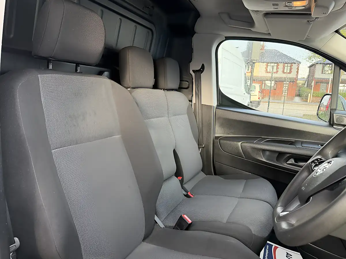 Used 2023 Vauxhall Combo Cargo Pro L2 H1 (lwb) White - Interior and Exterior details 18