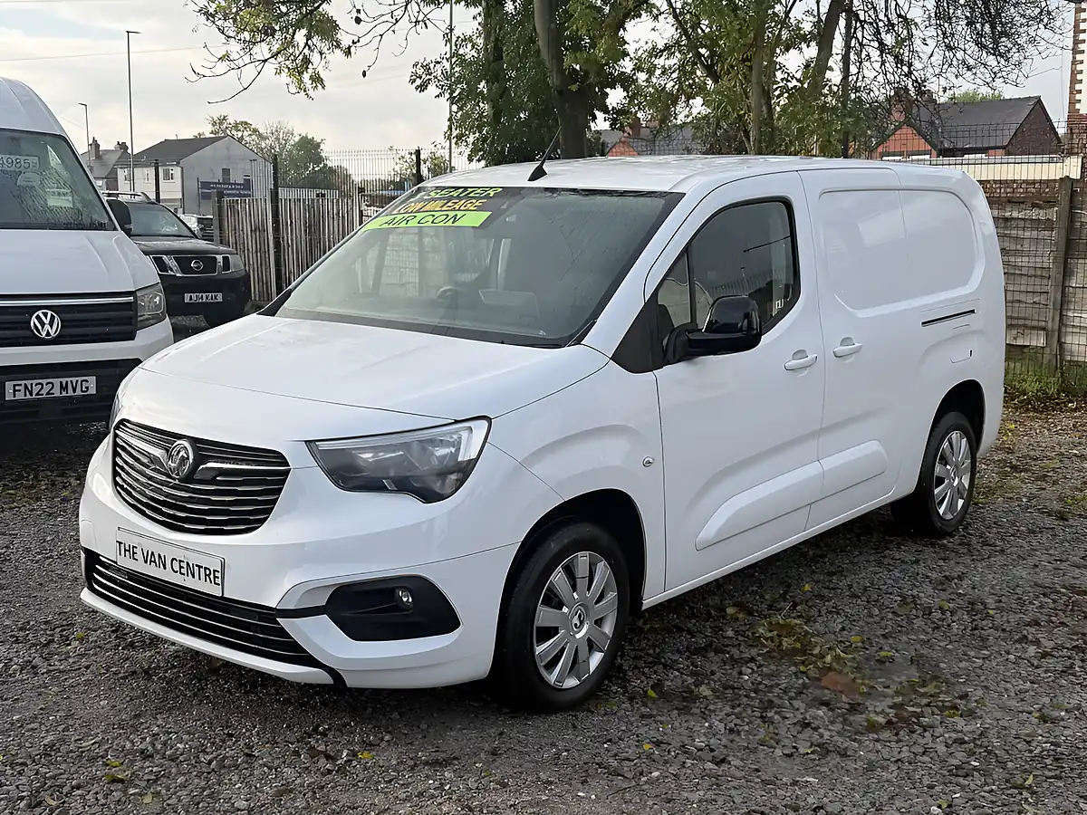 Used 2023 Vauxhall Combo Cargo Pro L2 H1 (lwb) White - Interior and Exterior details 3