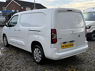 Used 2023 Vauxhall Combo Cargo Pro L2 H1 (lwb) White - Interior and Exterior details 8