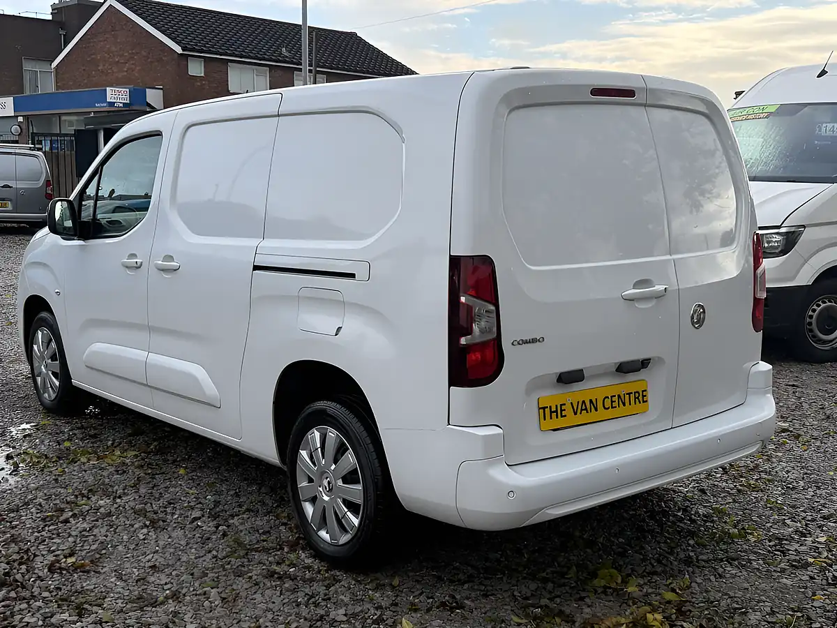 Used 2023 Vauxhall Combo Cargo Pro L2 H1 (lwb) White - Interior and Exterior details 8