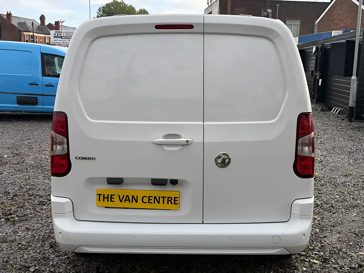 Used 2023 Vauxhall Combo Cargo Pro L2 H1 (lwb) White - Interior and Exterior details 9