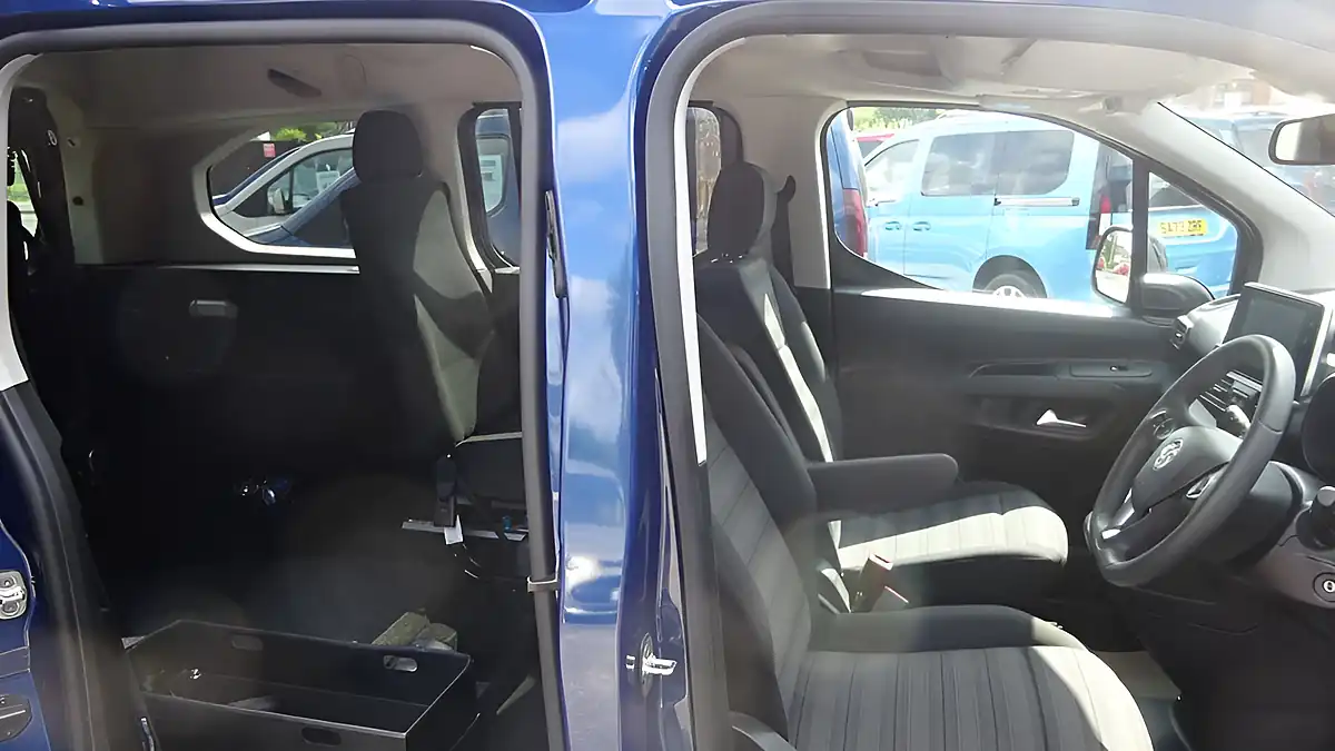 Used 2023 Vauxhall Combo Life Xl Wheelchair Access Blue - Interior and Exterior details 17