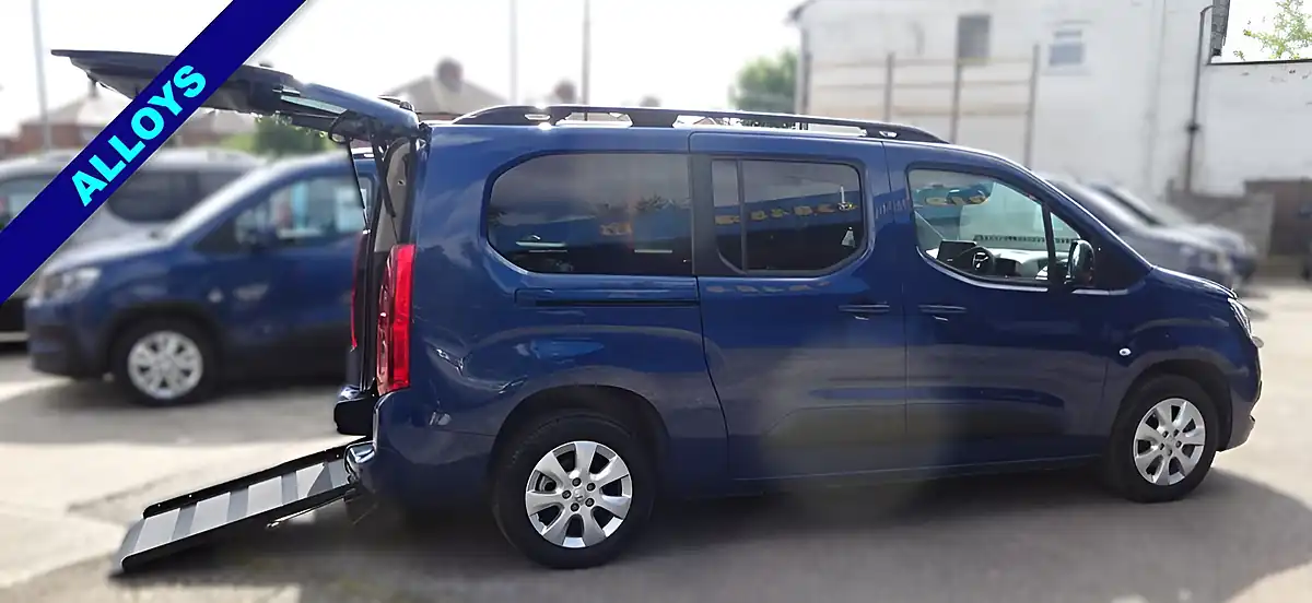 Used 2023 Vauxhall Combo Life Xl Wheelchair Access Blue - Interior and Exterior details 9