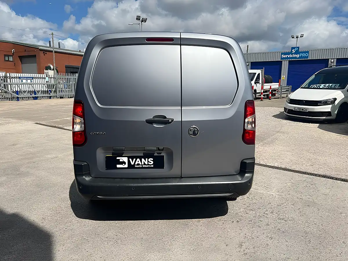 Used 2023 Vauxhall Combo Prime Grey Artense - Interior and Exterior details 8