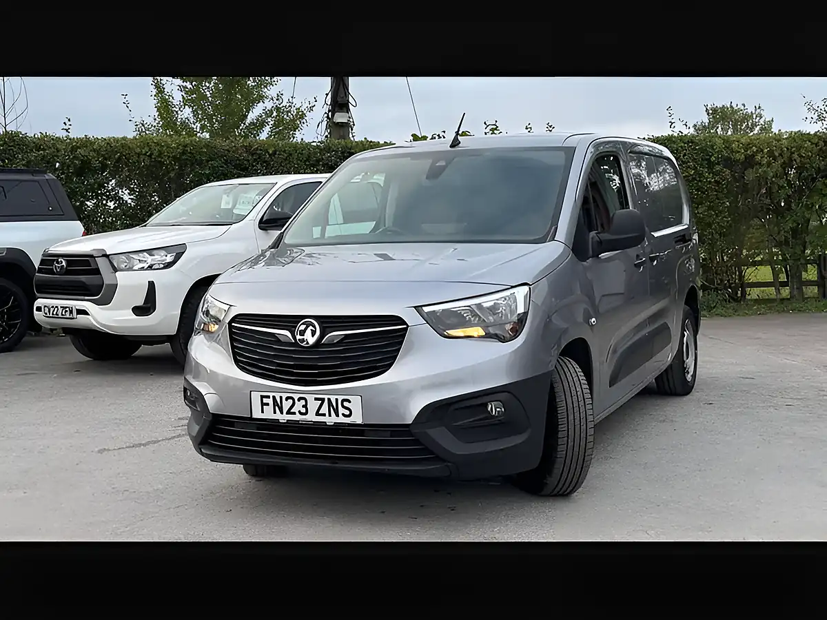 Used 2023 Vauxhall Combo Prime Grey Artense - Interior and Exterior details 7