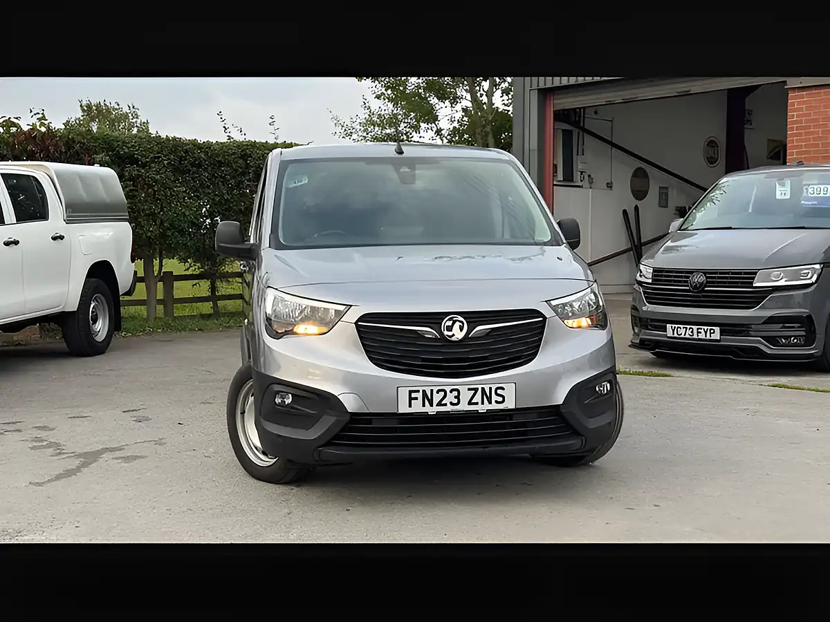 Used 2023 Vauxhall Combo Prime Grey Artense - Interior and Exterior details 9