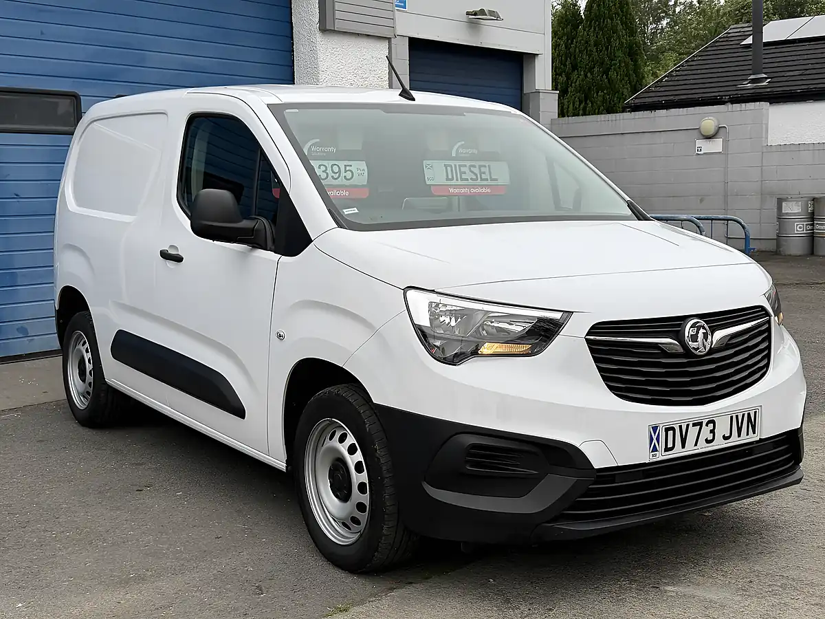 Used 2023 Vauxhall Combo Prime Icy White - Interior and Exterior details 2