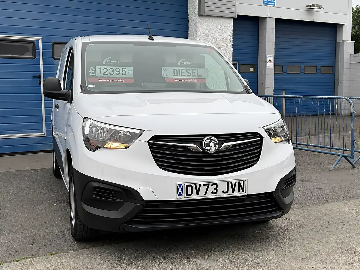 Used 2023 Vauxhall Combo Prime Icy White - Interior and Exterior details 3