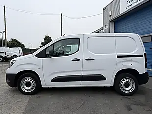 Used 2023 Vauxhall Combo Prime Icy White - Interior and Exterior details 5