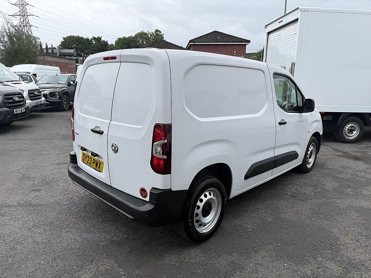 Used 2023 Vauxhall Combo Prime Icy White - Interior and Exterior details 3