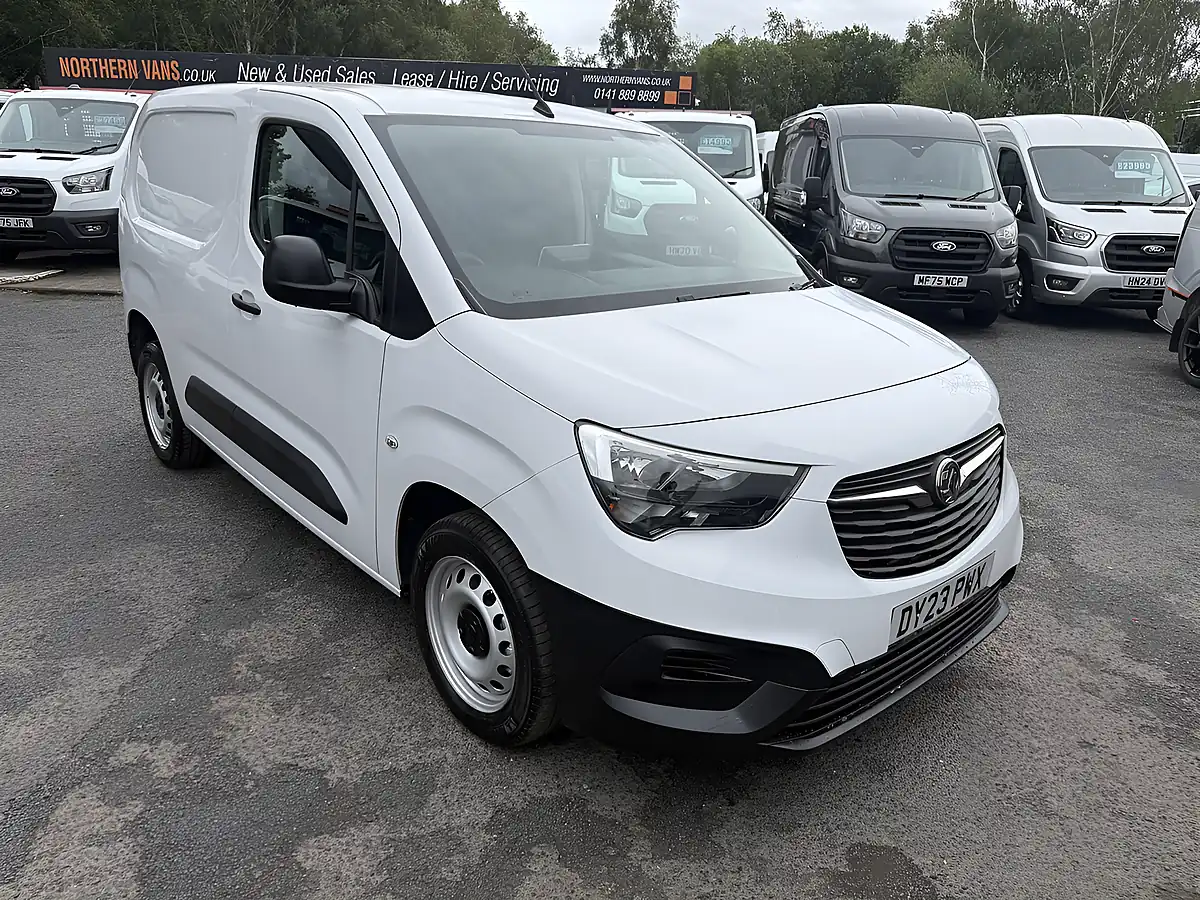 Used 2023 Vauxhall Combo Prime Icy White - Interior and Exterior details 5