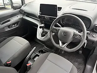 Used 2023 Vauxhall Combo Prime Icy White - Interior and Exterior details 7