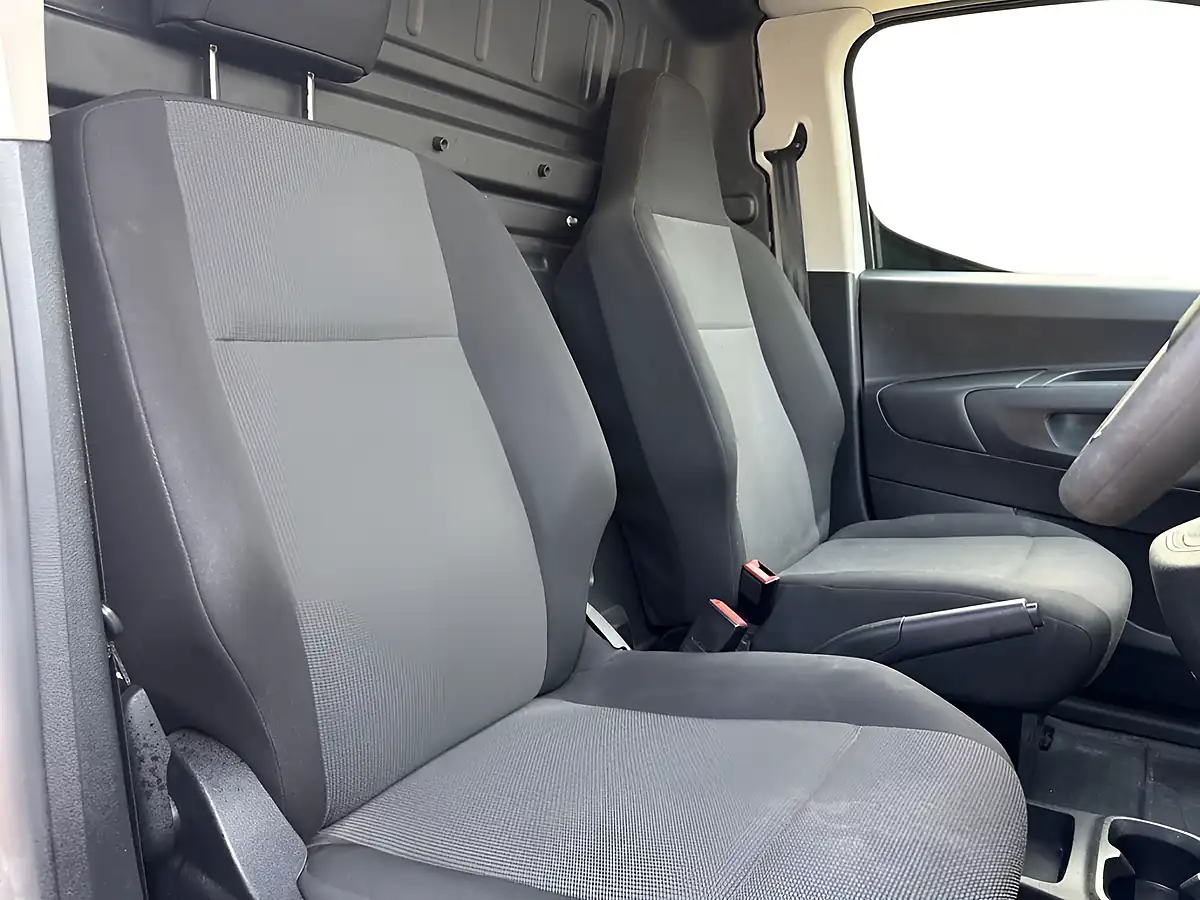 Used 2023 Vauxhall Combo Prime Kaolin White - Interior and Exterior details 12