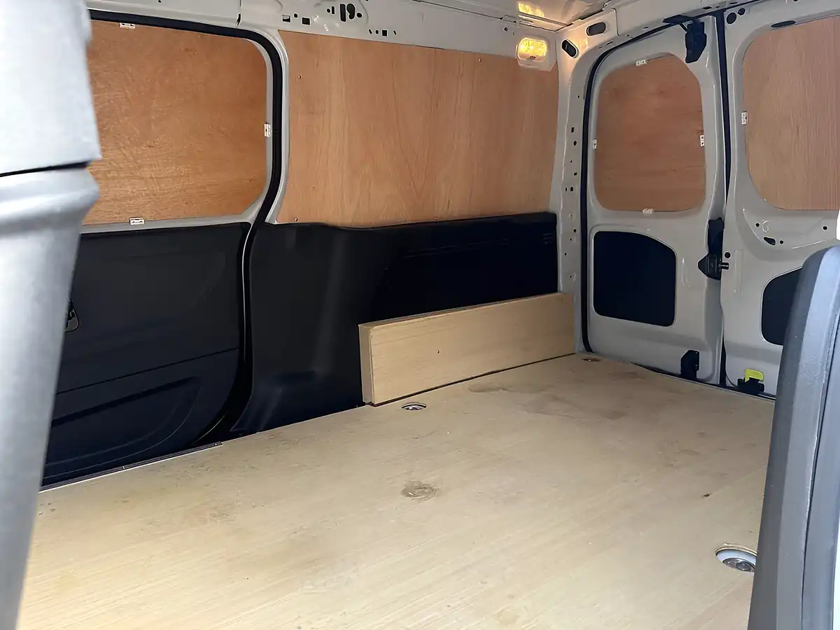 Used 2023 Vauxhall Combo Prime Kaolin White - Interior and Exterior details 14