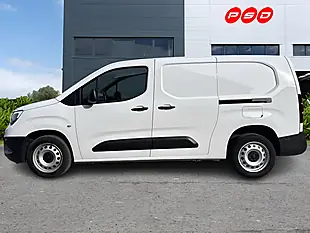 Used 2023 Vauxhall Combo Prime Kaolin White - Interior and Exterior details 5