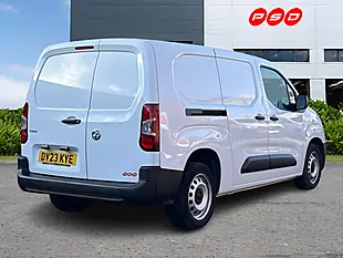 Used 2023 Vauxhall Combo Prime Kaolin White - Interior and Exterior details 8