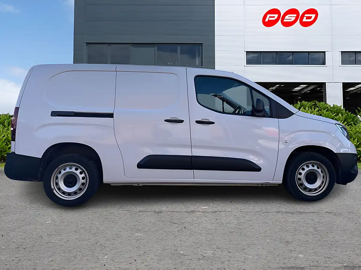 Used 2023 Vauxhall Combo Prime Kaolin White - Interior and Exterior details 9