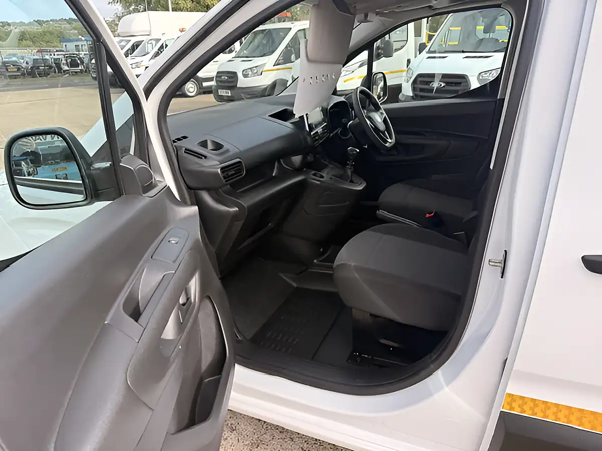 Used 2023 Vauxhall Combo Prime L1 H1 White - Interior and Exterior details 13