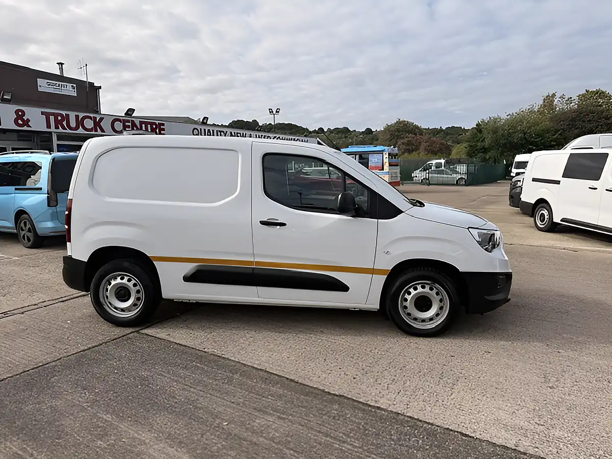 Used 2023 Vauxhall Combo Prime L1 H1 White - Interior and Exterior details 2