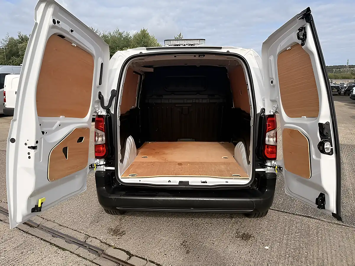 Used 2023 Vauxhall Combo Prime L1 H1 White - Interior and Exterior details 5