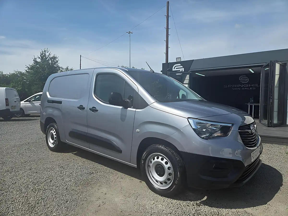 Used 2023 Vauxhall Combo Prime L2 H1 Grey - Front View