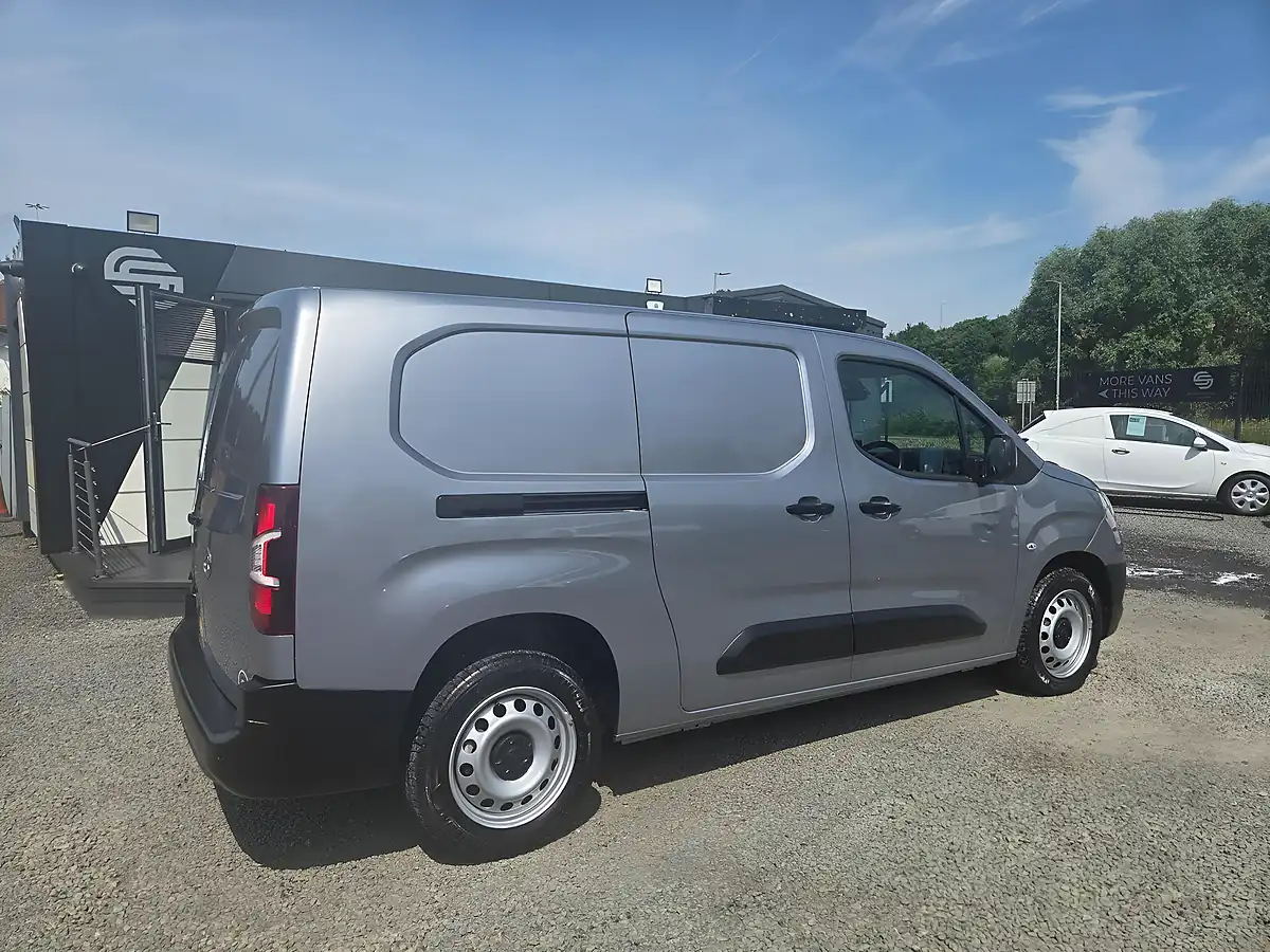 Used 2023 Vauxhall Combo Prime L2 H1 Grey - Interior and Exterior details 7