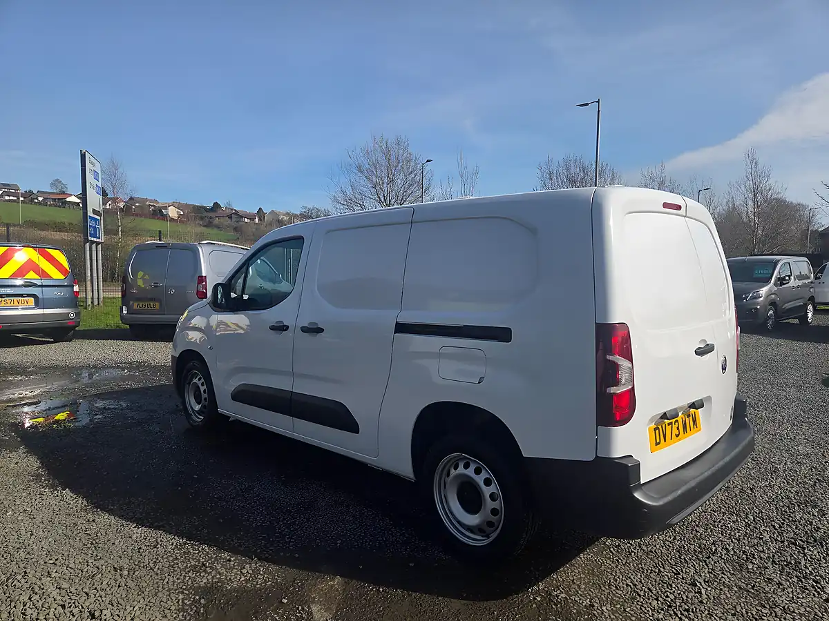 Used 2023 Vauxhall Combo Prime L2 H1 White - Interior and Exterior details 16