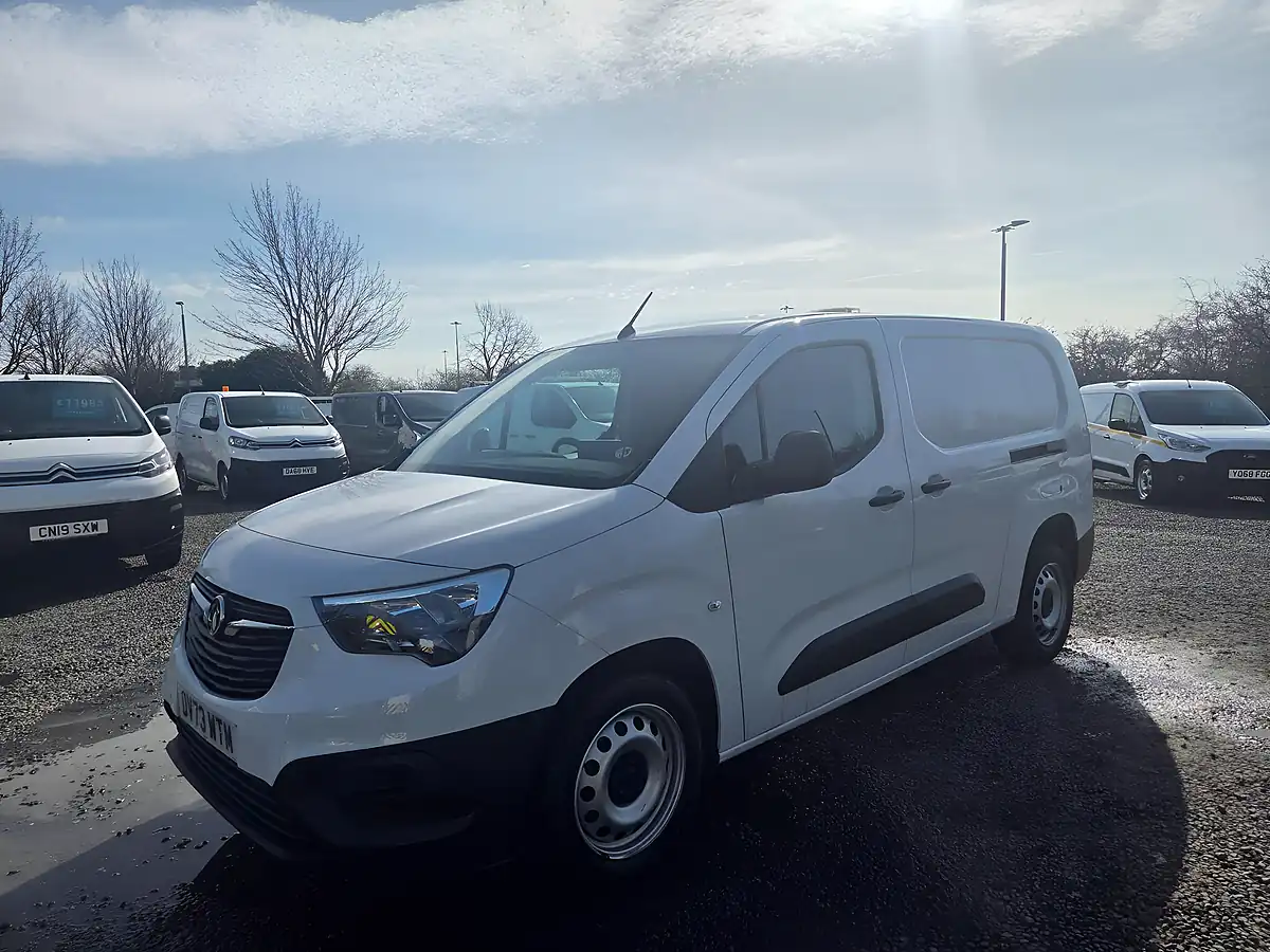 Used 2023 Vauxhall Combo Prime L2 H1 White - Interior and Exterior details 9
