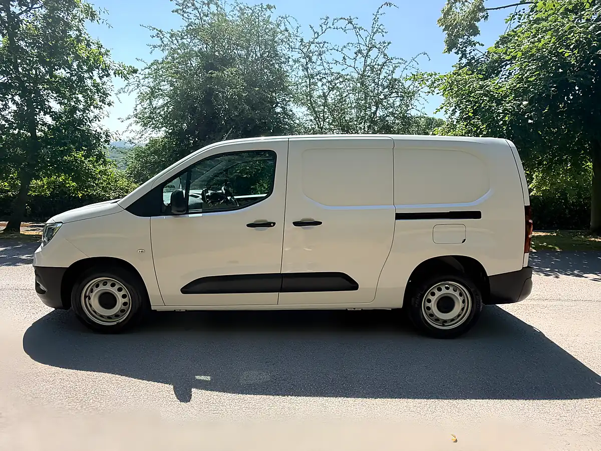 Used 2023 Vauxhall Combo Prime Panel Van White - Interior and Exterior details 11