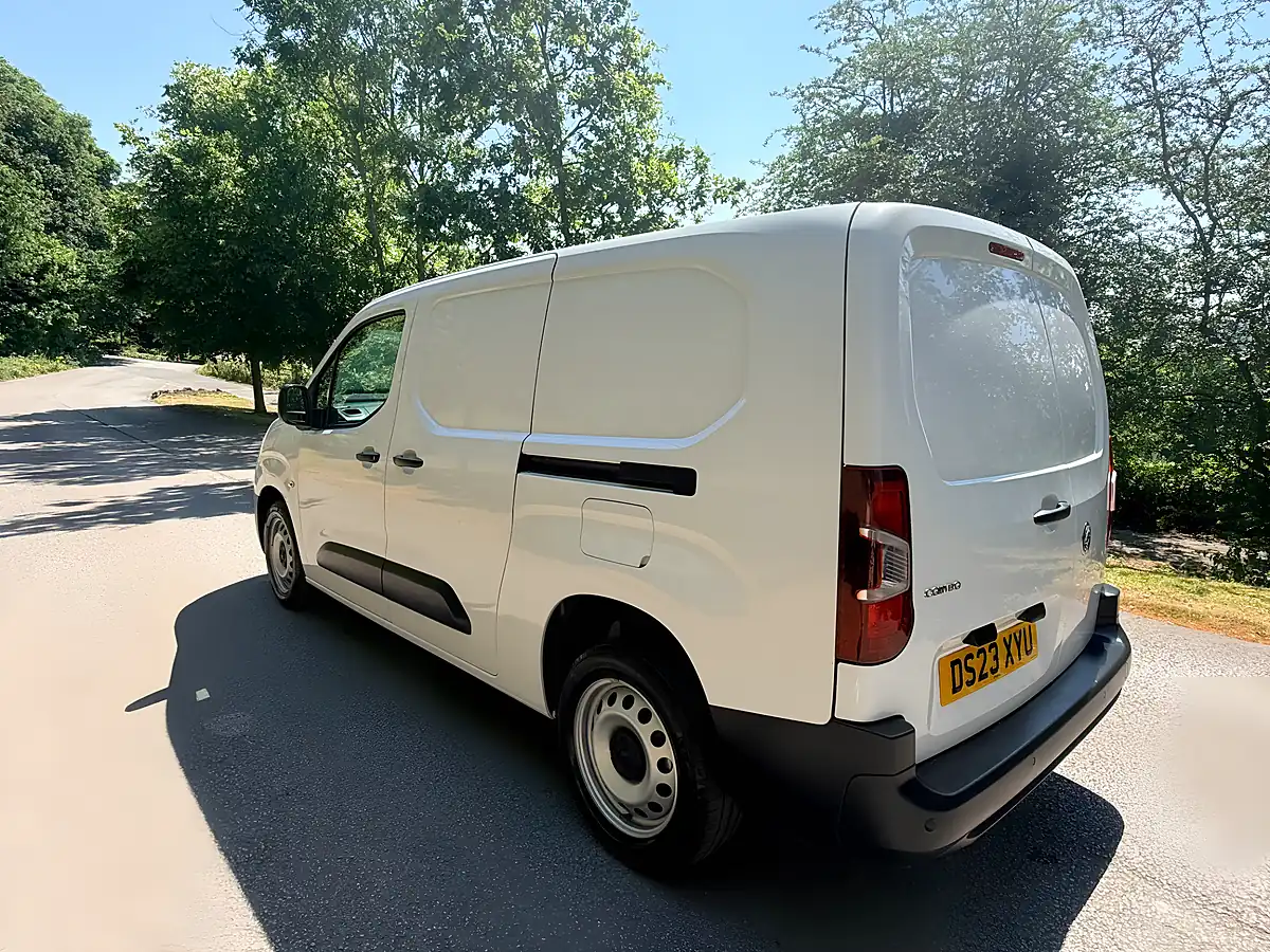Used 2023 Vauxhall Combo Prime Panel Van White - Interior and Exterior details 12