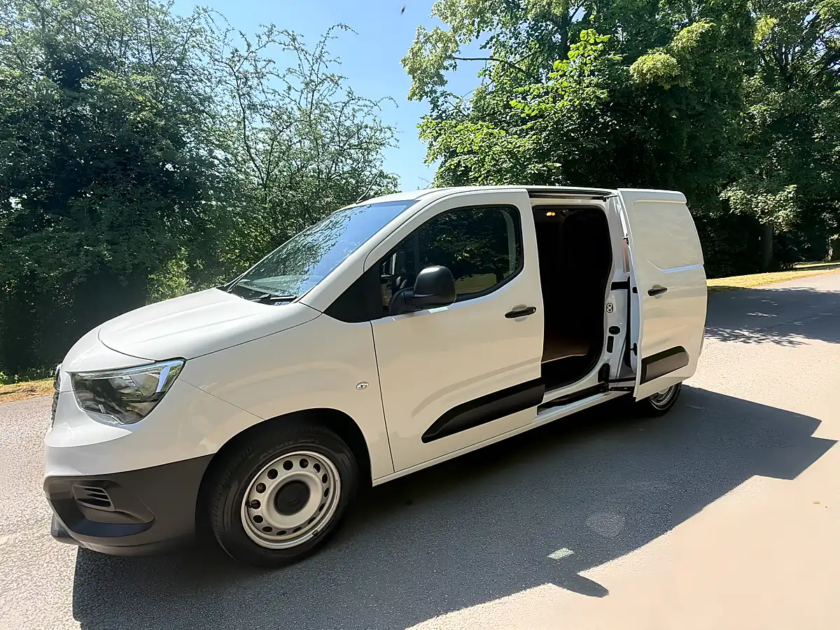 Used 2023 Vauxhall Combo Prime Panel Van White - Interior and Exterior details 13