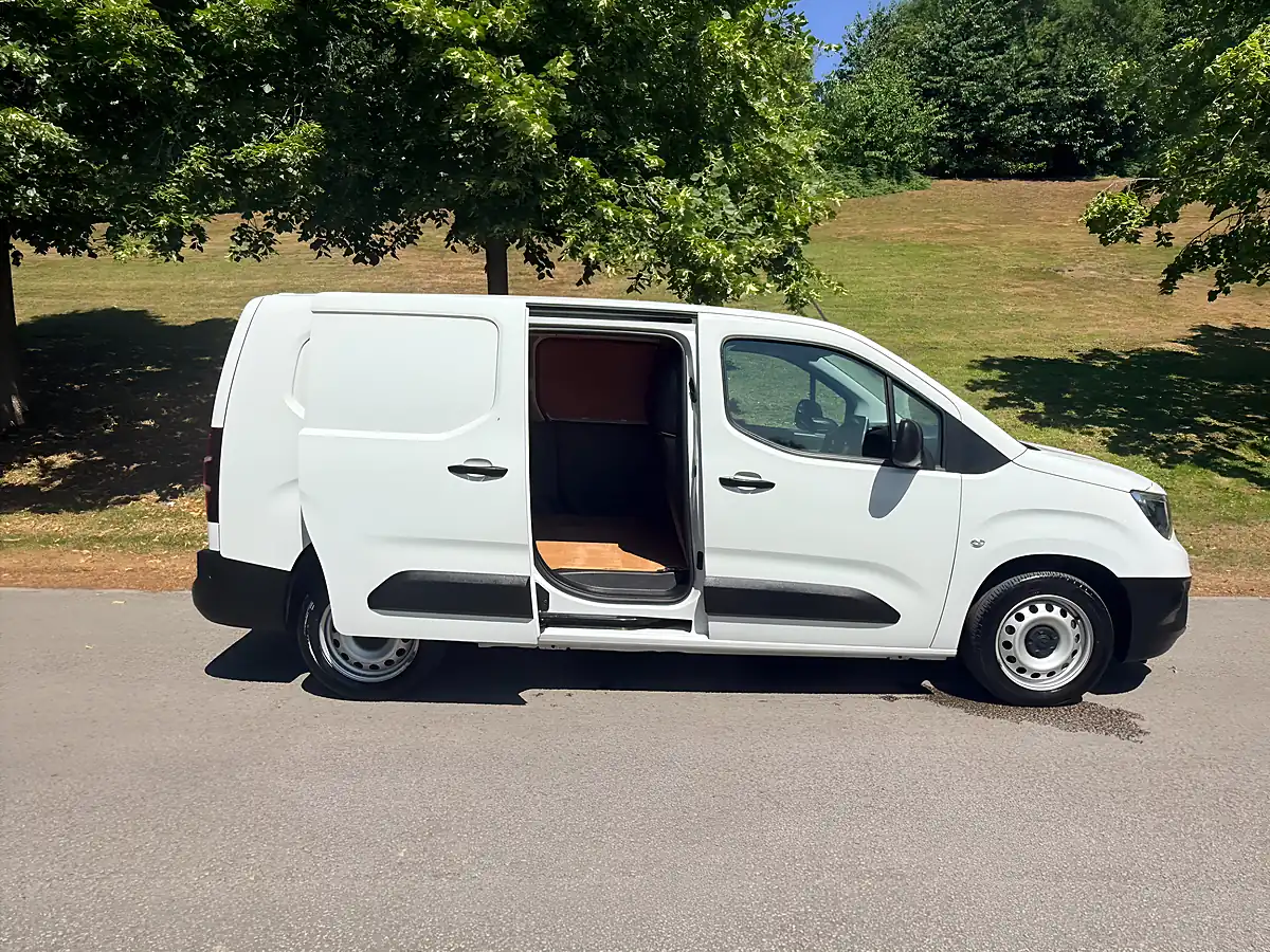 Used 2023 Vauxhall Combo Prime Panel Van White - Interior and Exterior details 3