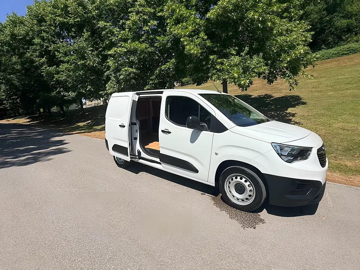Used 2023 Vauxhall Combo Prime Panel Van White - Interior and Exterior details 4
