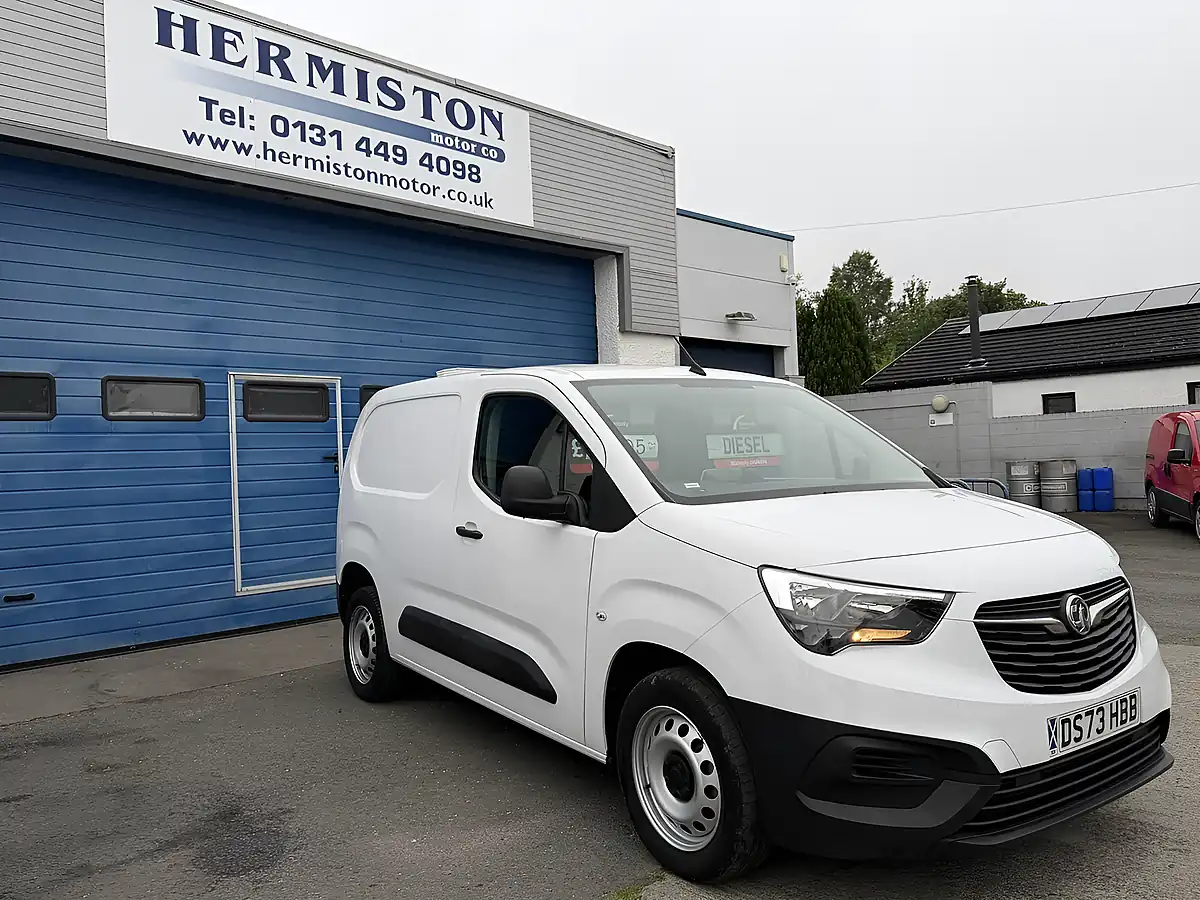 Used 2023 Vauxhall Combo Prime Panel Van White - Front View