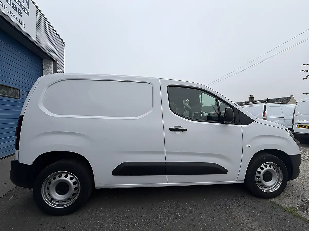 Used 2023 Vauxhall Combo Prime Panel Van White - Interior and Exterior details 5