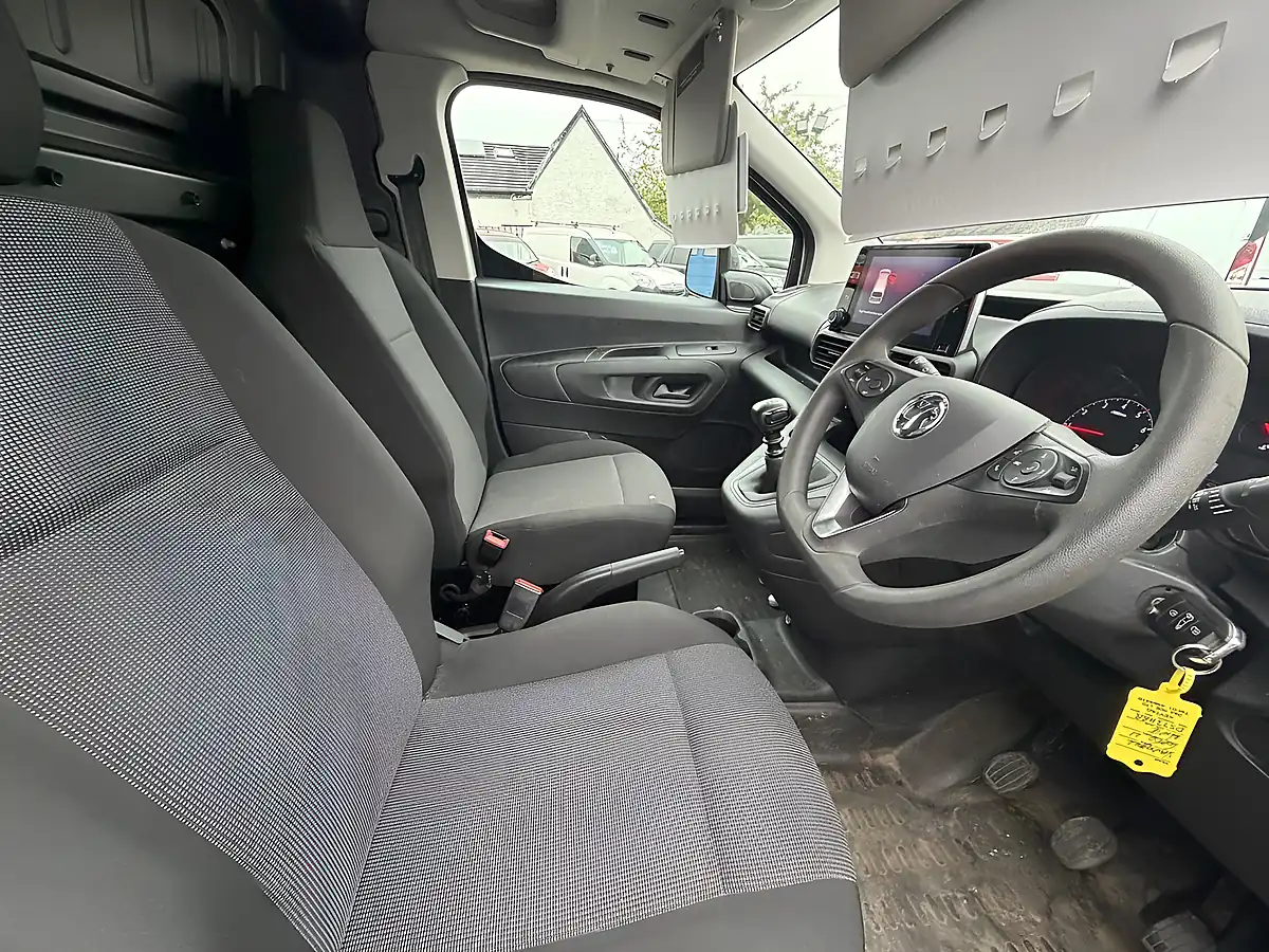 Used 2023 Vauxhall Combo Prime Panel Van White - Interior and Exterior details 6