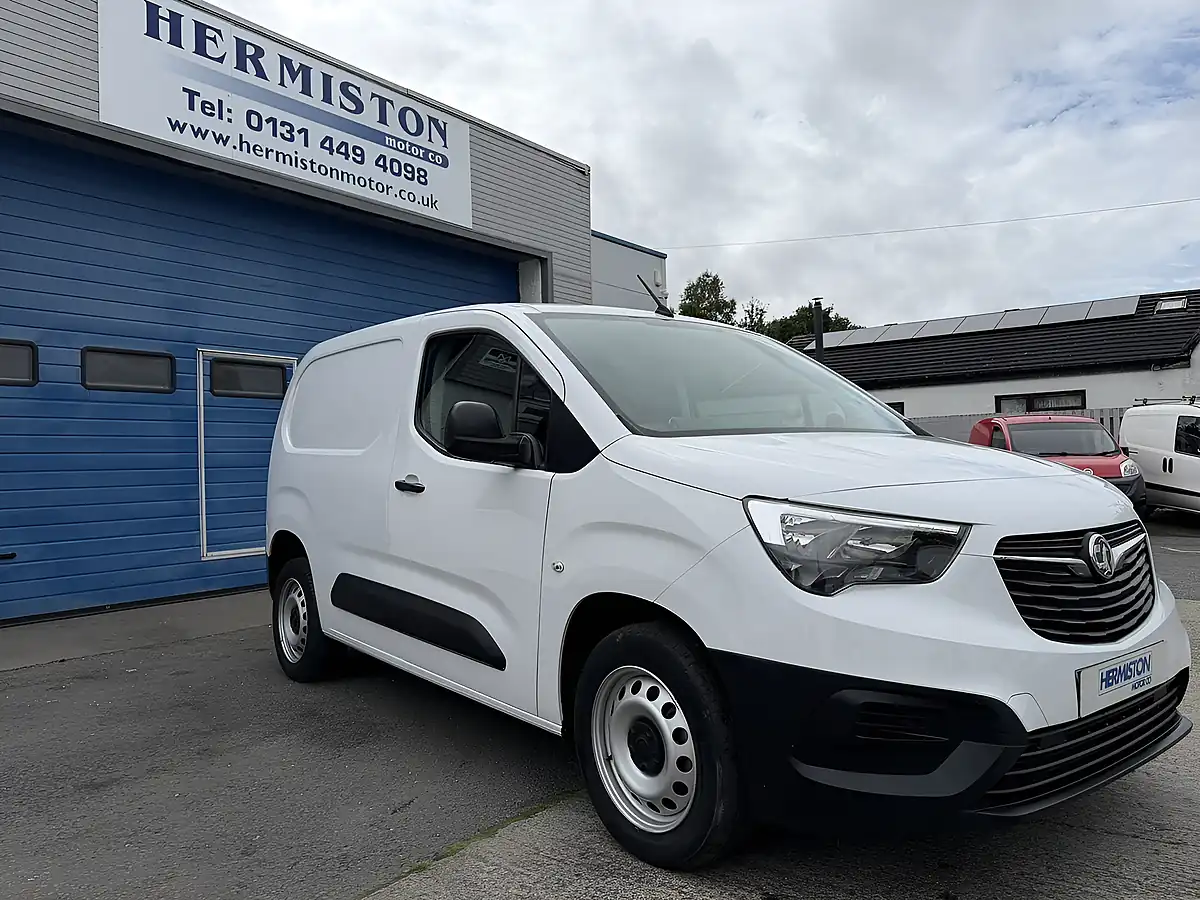 Used 2023 Vauxhall Combo Prime Panel Van White - Front View