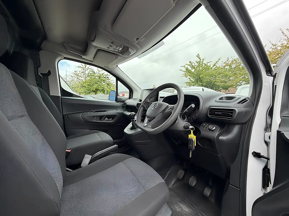 Used 2023 Vauxhall Combo Prime Panel Van White - Interior and Exterior details 10