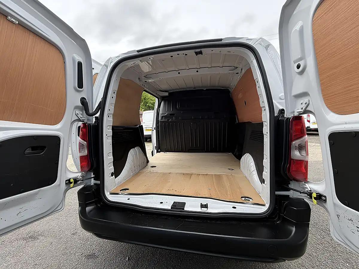 Used 2023 Vauxhall Combo Prime Panel Van White - Interior and Exterior details 16