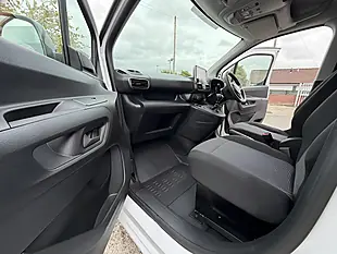 Used 2023 Vauxhall Combo Prime Panel Van White - Interior and Exterior details 17
